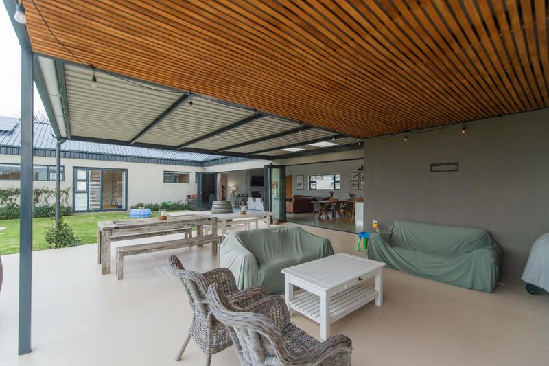 4 Bedroom Property for Sale in Kragga Kamma Eastern Cape
